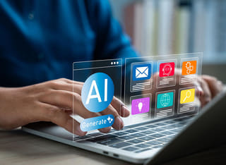 Nybegynner innen kryptoinvestering som utforsker grunnleggende prinsipper for automatisert AI-handel